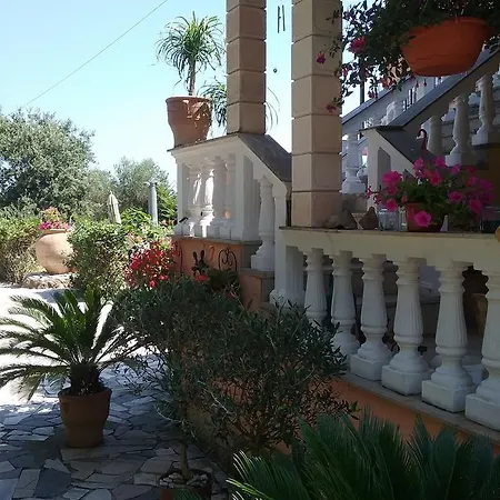 Casa de hóspedes Iona Acharavi (Corfu)